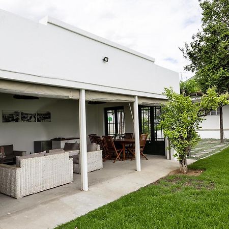 Victorian Square Guesthouse Graaff-Reinet Екстериор снимка