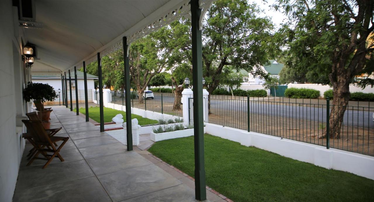 Victorian Square Guesthouse Graaff-Reinet Екстериор снимка