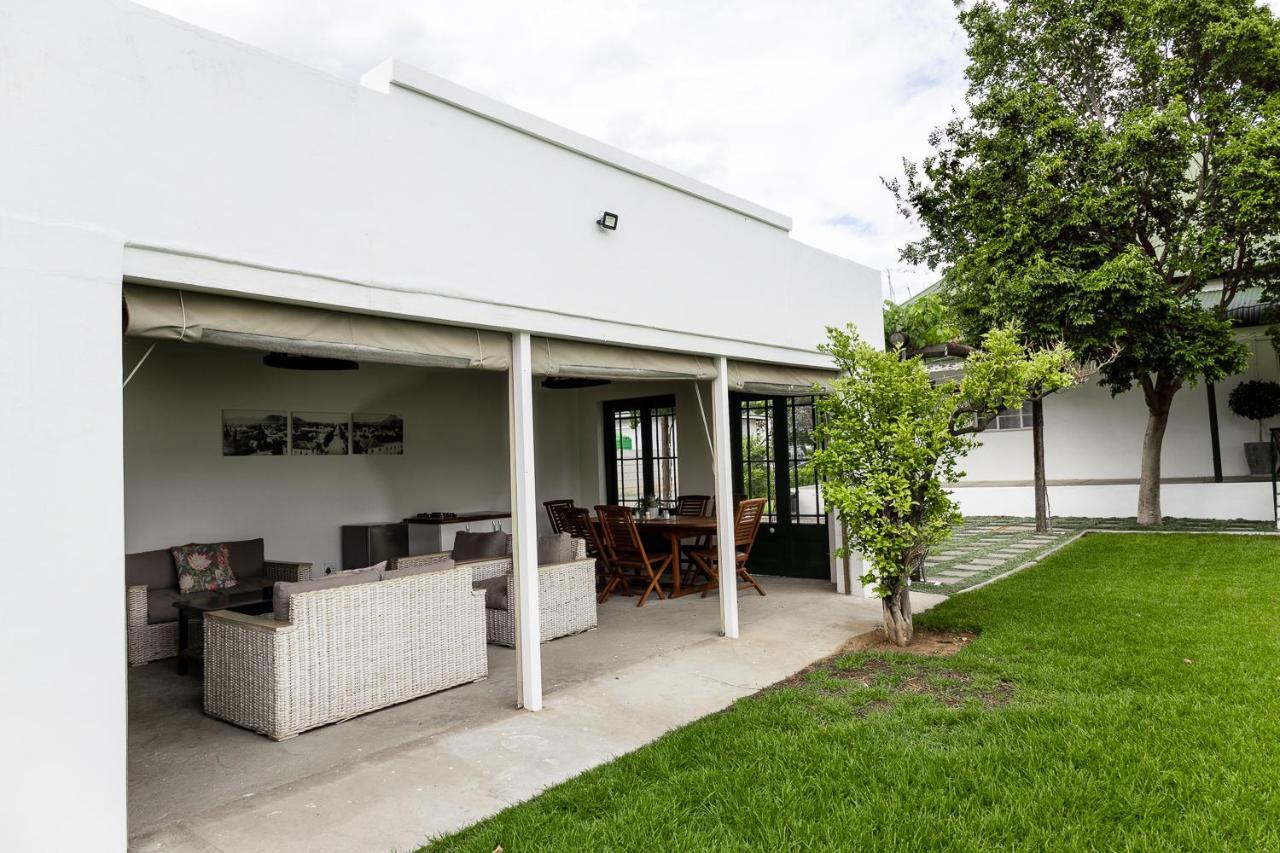 Victorian Square Guesthouse Graaff-Reinet Екстериор снимка
