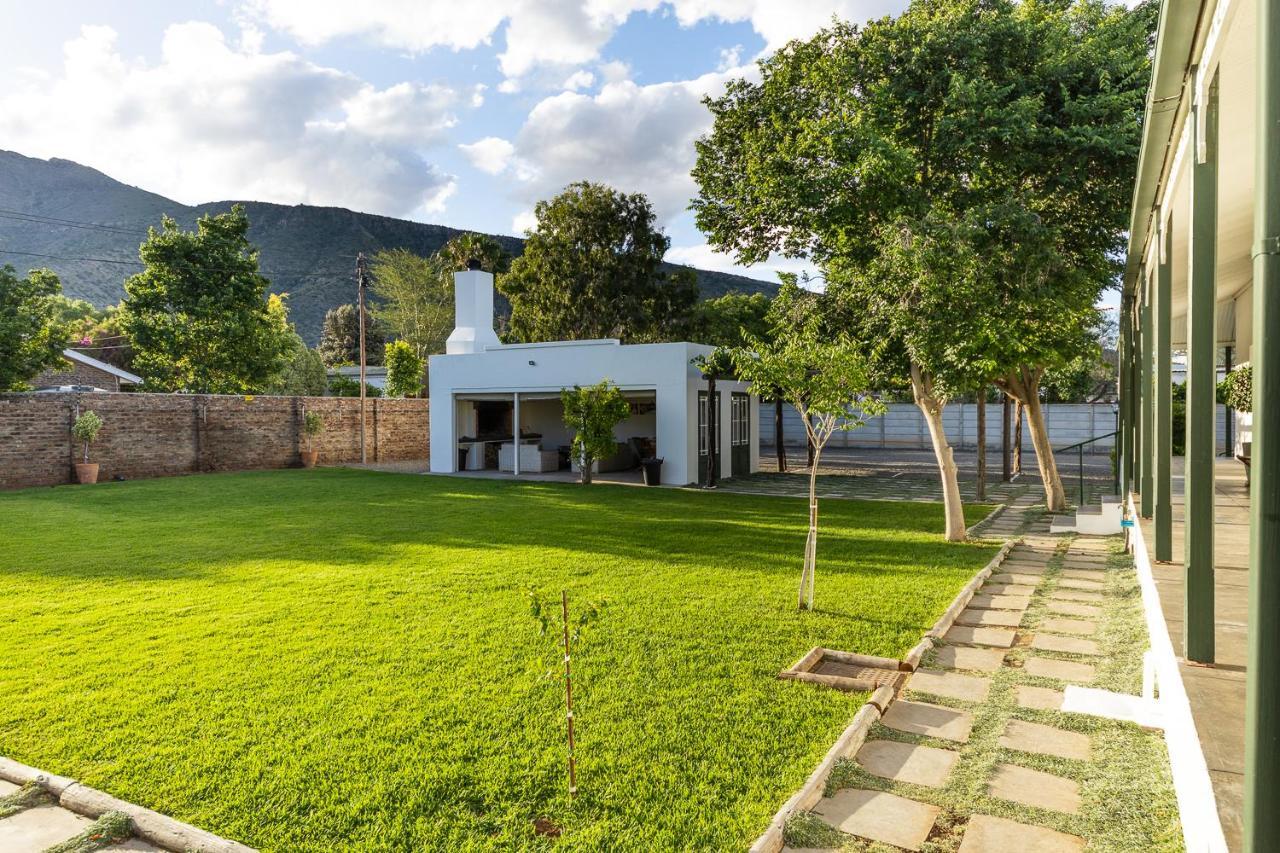 Victorian Square Guesthouse Graaff-Reinet Екстериор снимка