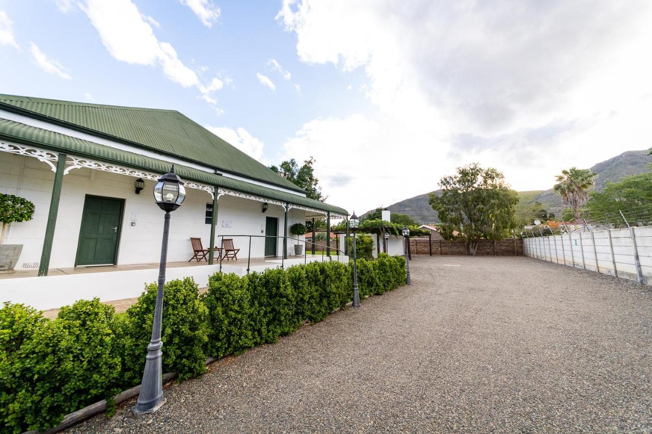 Victorian Square Guesthouse Graaff-Reinet Екстериор снимка