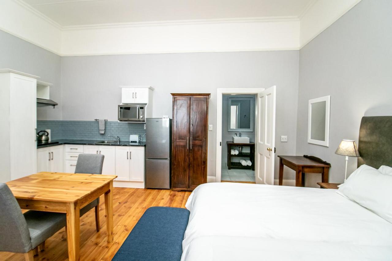 Victorian Square Guesthouse Graaff-Reinet Екстериор снимка