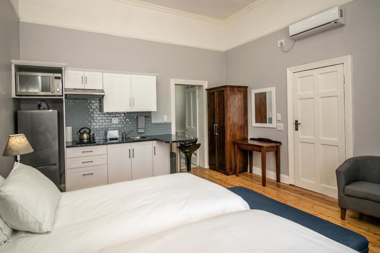 Victorian Square Guesthouse Graaff-Reinet Екстериор снимка