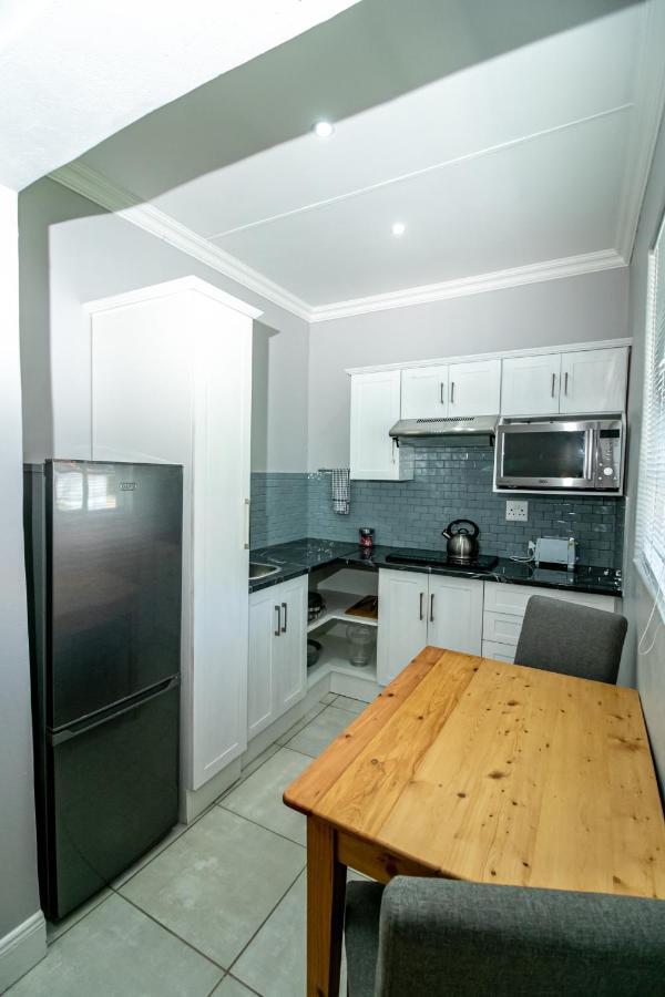 Victorian Square Guesthouse Graaff-Reinet Екстериор снимка
