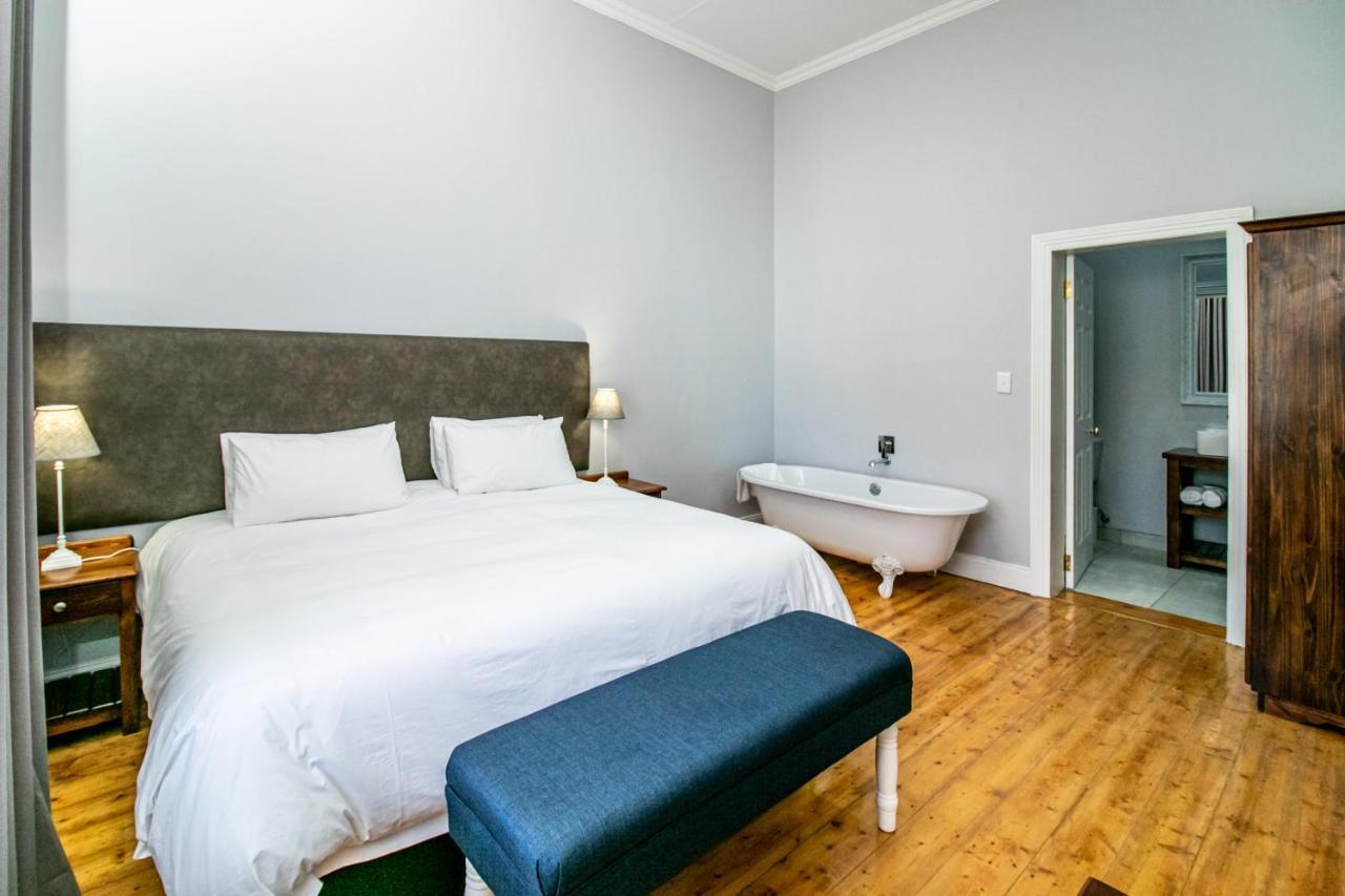 Victorian Square Guesthouse Graaff-Reinet Екстериор снимка