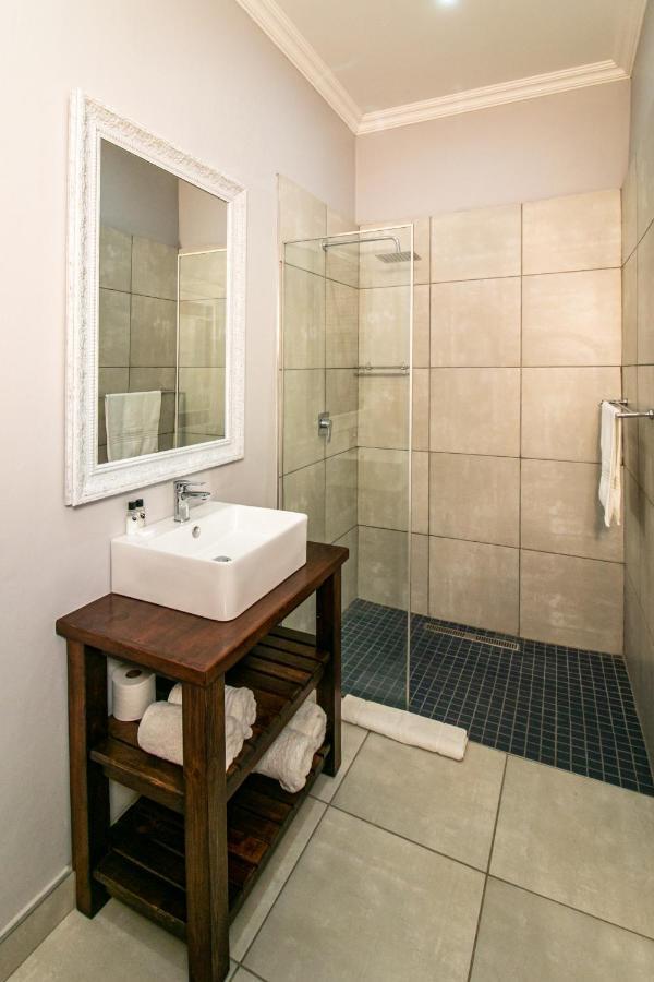 Victorian Square Guesthouse Graaff-Reinet Екстериор снимка