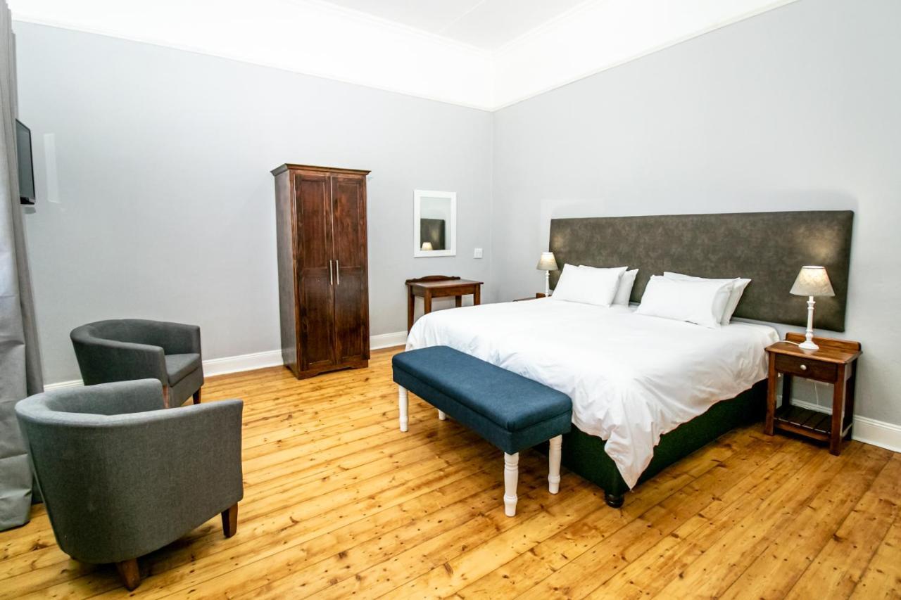 Victorian Square Guesthouse Graaff-Reinet Екстериор снимка