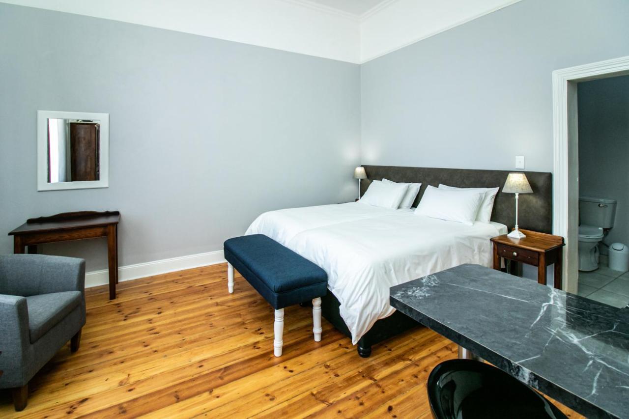 Victorian Square Guesthouse Graaff-Reinet Екстериор снимка