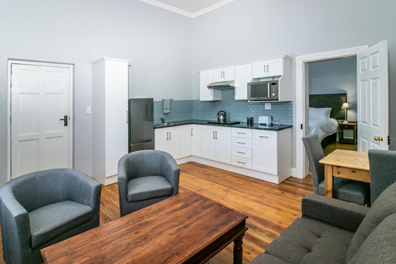 Victorian Square Guesthouse Graaff-Reinet Екстериор снимка