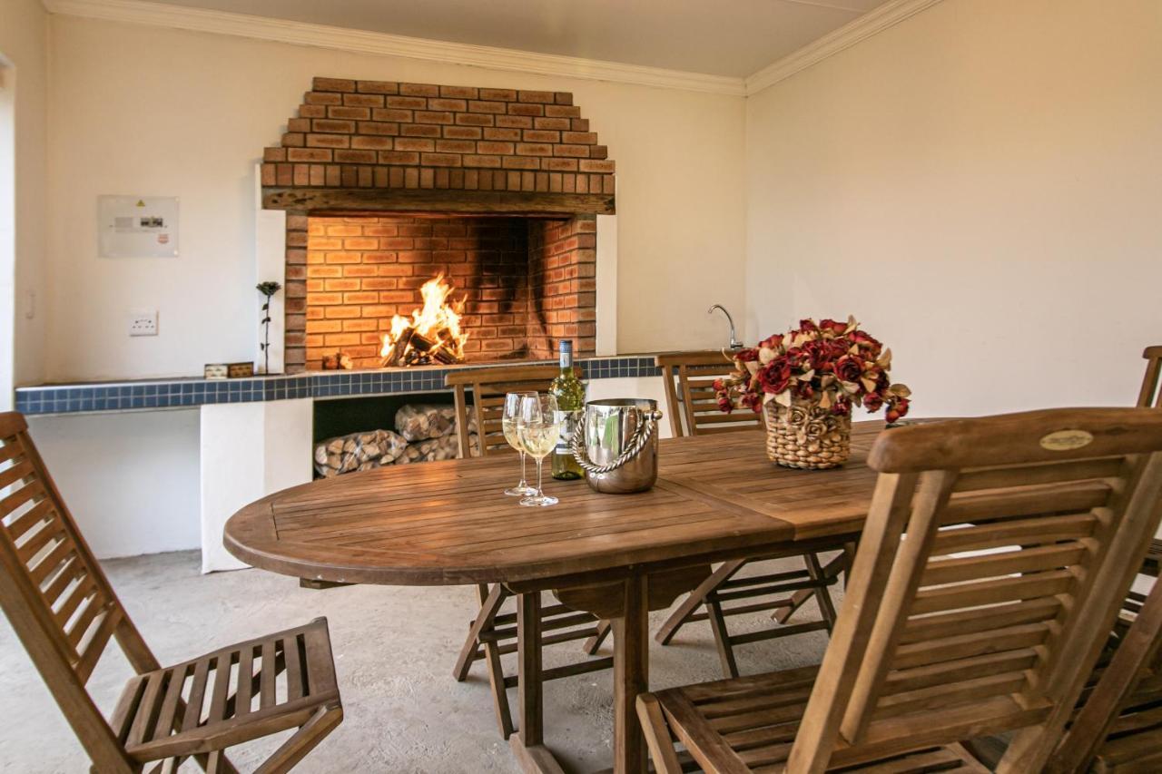 Victorian Square Guesthouse Graaff-Reinet Екстериор снимка