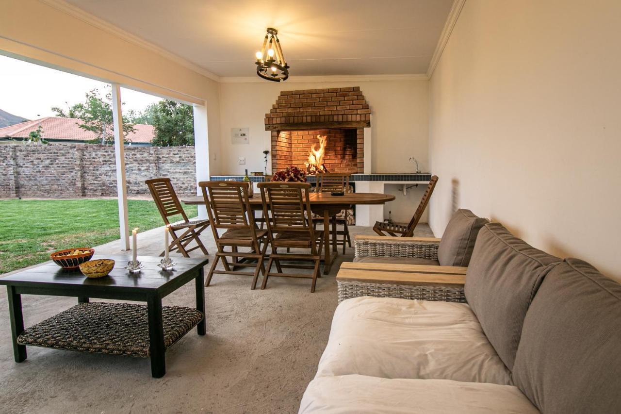 Victorian Square Guesthouse Graaff-Reinet Екстериор снимка